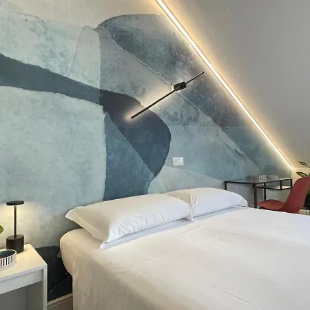 Joivy Elegant Top-floor In 아파트 라팔로