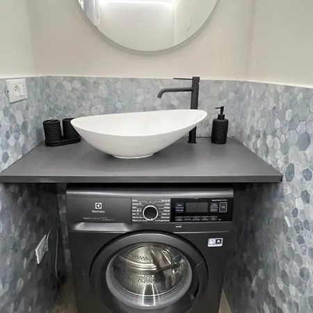 Joivy Elegant Top-floor In 아파트 *